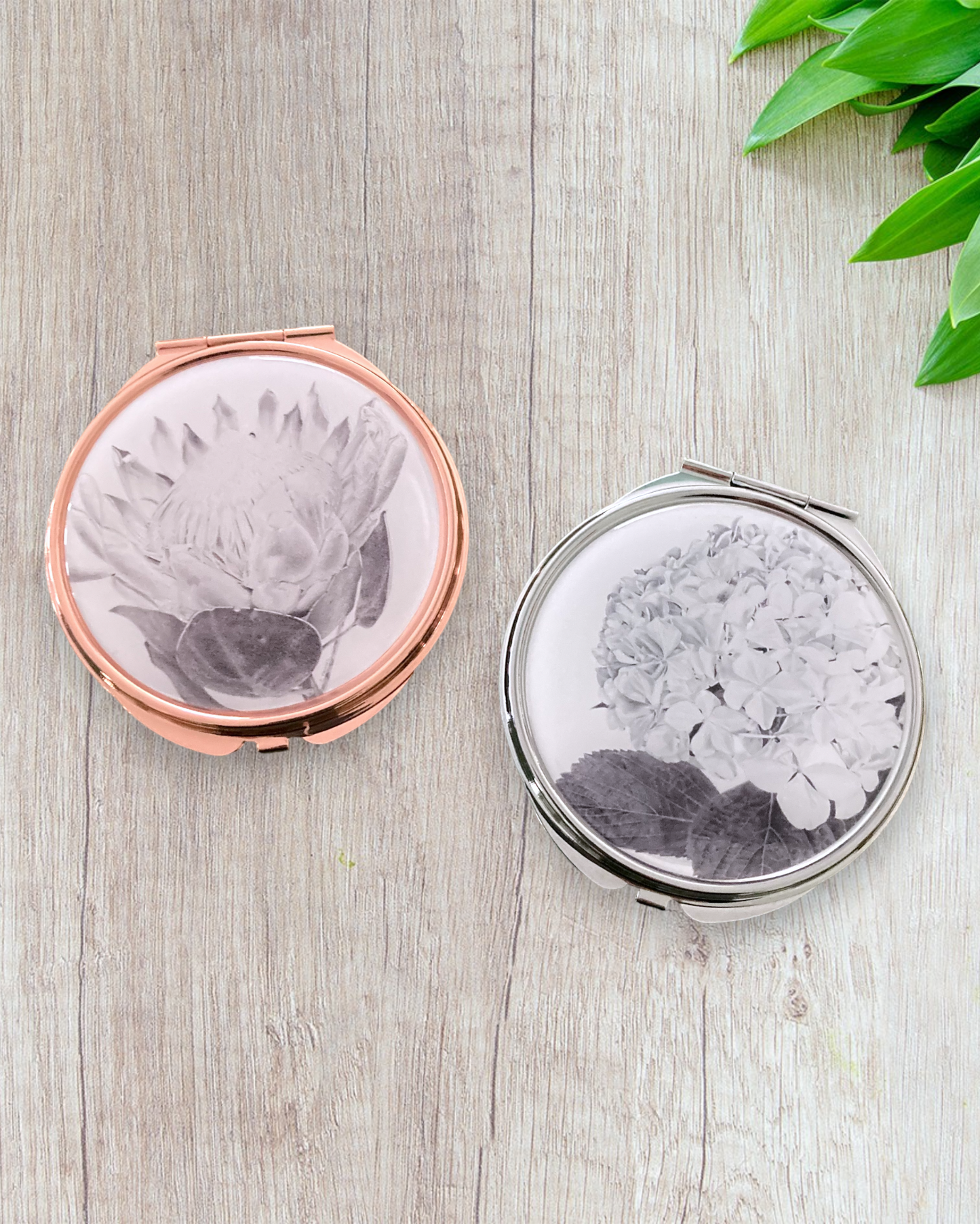 Compact Mirror
