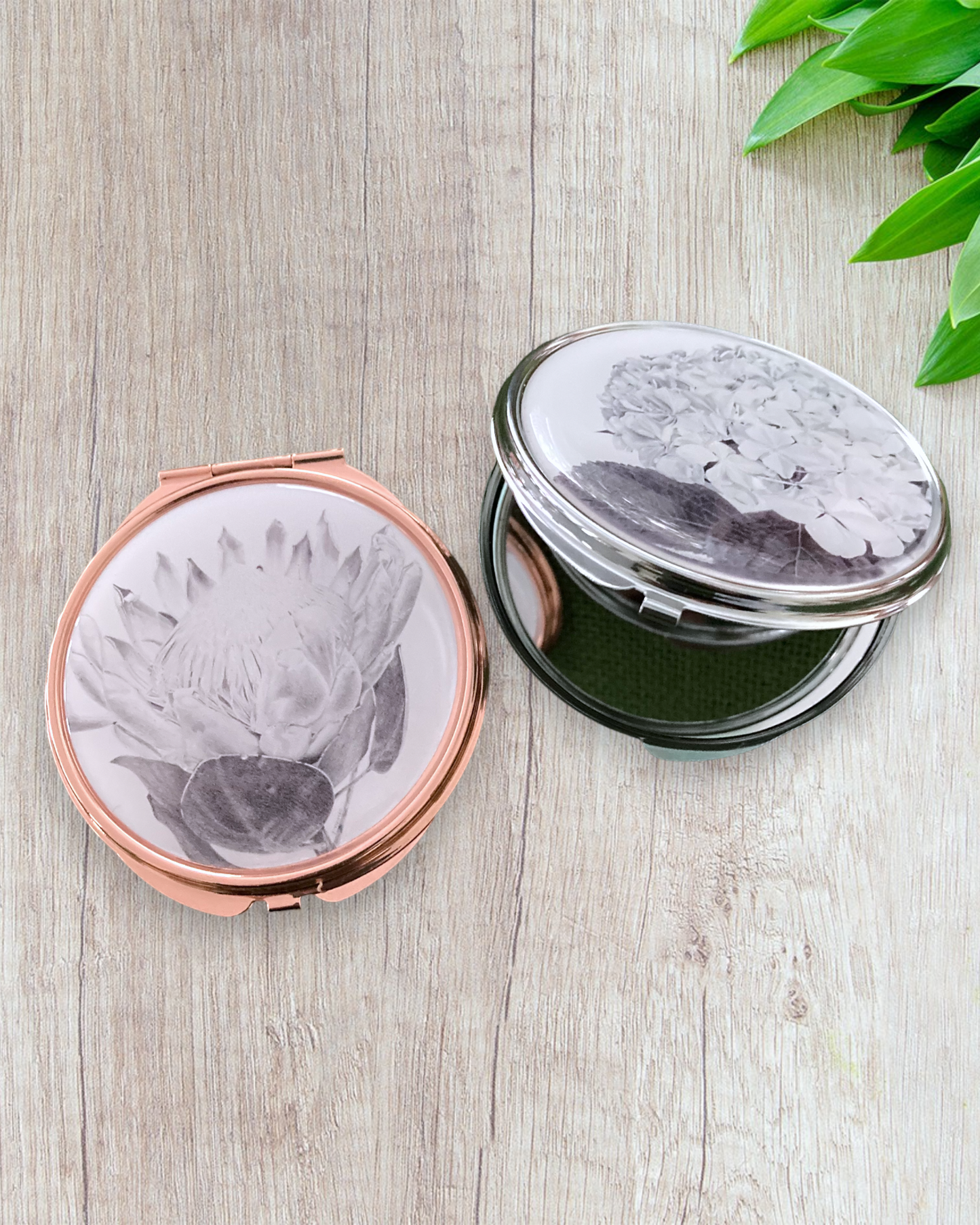 Compact Mirror